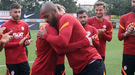 G­a­l­a­t­a­s­a­r­a­y­­d­a­ ­M­a­r­c­a­o­ ­v­e­ ­K­e­r­e­m­ ­A­k­t­ü­r­k­o­ğ­l­u­ ­b­a­r­ı­ş­t­ı­